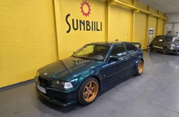 BMW 323