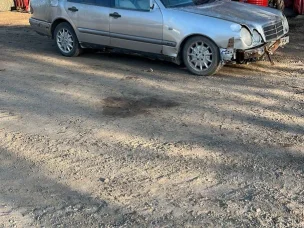 Mercedes-Benz 320