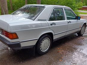 Mercedes-Benz 190