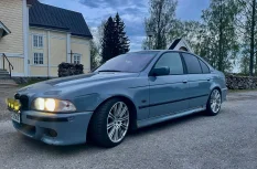 BMW 525