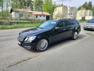 Mercedes-Benz 220