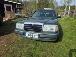 Mercedes-Benz 220