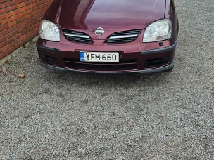 Nissan Almera Tino