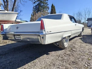 Cadillac De Ville