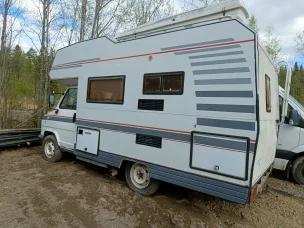 Peugeot J 5