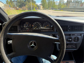 Mercedes-Benz 190