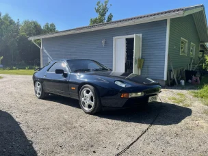 Porsche 928