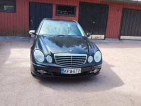 Mercedes-Benz 220