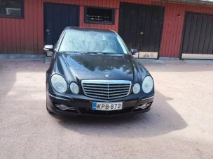 Mercedes-Benz 220