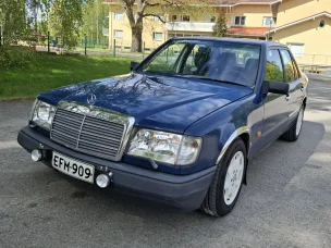 Mercedes-Benz 260