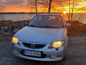 Mazda 323F