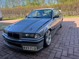 BMW 318iS