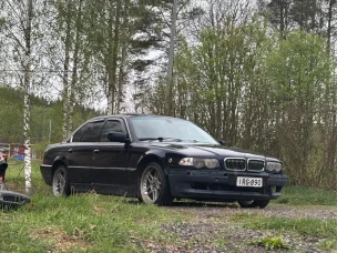 BMW 728