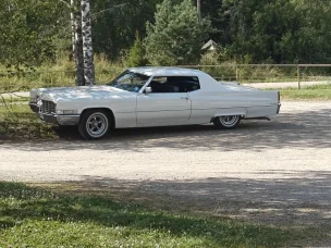 Cadillac De Ville