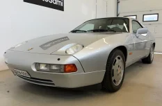 Porsche 928