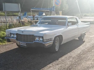 Cadillac De Ville