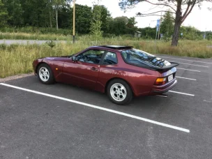 Porsche 944