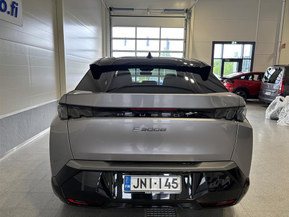 Peugeot e-3008