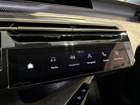 Peugeot e-3008