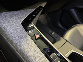 Peugeot e-3008