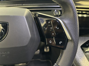 Peugeot e-3008