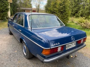 Mercedes-Benz 240