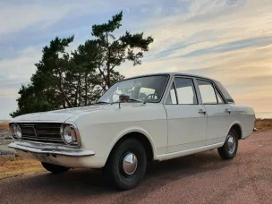Ford Cortina