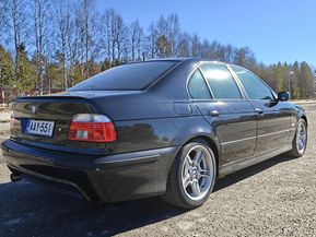 BMW 523