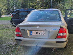 Mazda 323