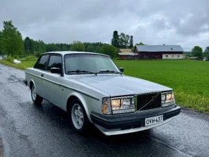 Volvo 242