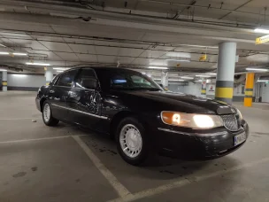 Lincoln Town Car