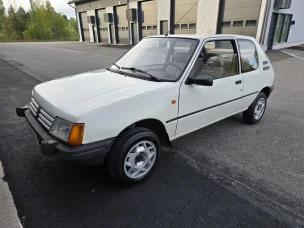 Peugeot 205