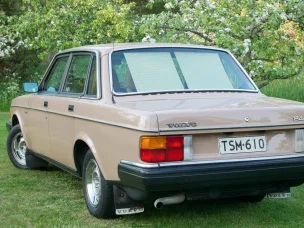 Volvo 244