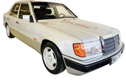 Mercedes-Benz 220