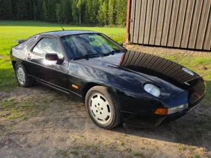 Porsche 928