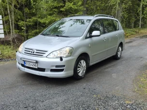 Toyota Avensis Verso
