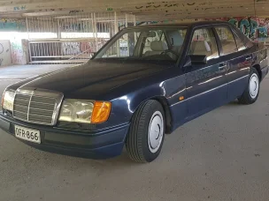 Mercedes-Benz 230