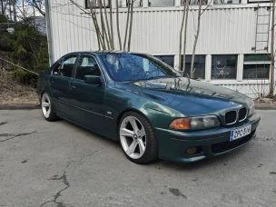 BMW 528