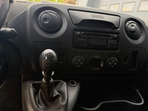 Nissan NV400