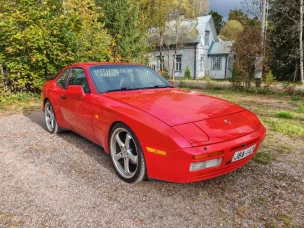 Porsche 944