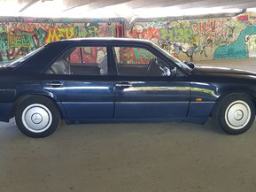 Mercedes-Benz 230
