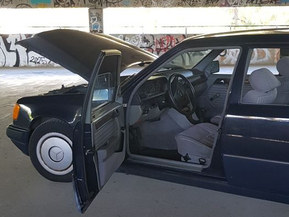 Mercedes-Benz 230