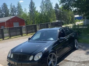 Mercedes-Benz E