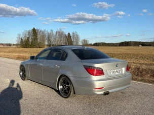 BMW 523
