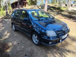Nissan Almera Tino