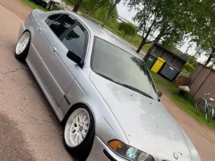 BMW 528