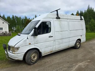 Mercedes-Benz 208