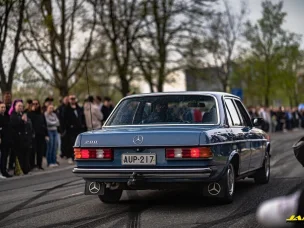 Mercedes-Benz 200