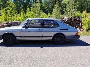 Saab 900