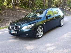 BMW 523